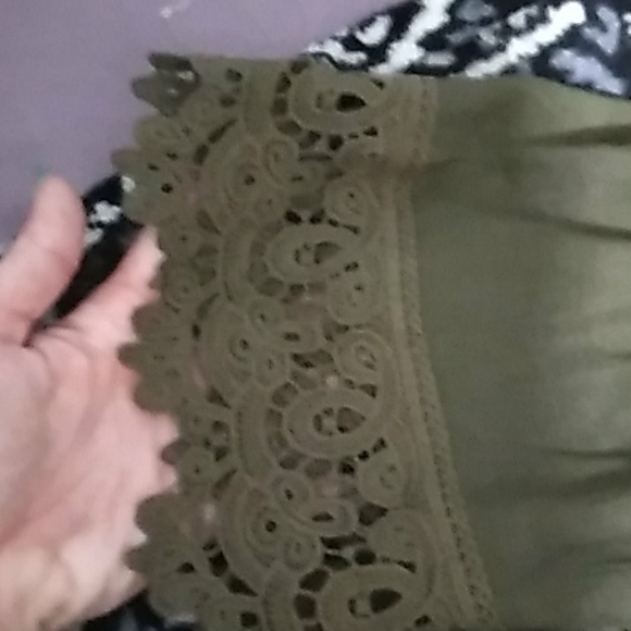 Off shoulder top - Picture 3 of 6